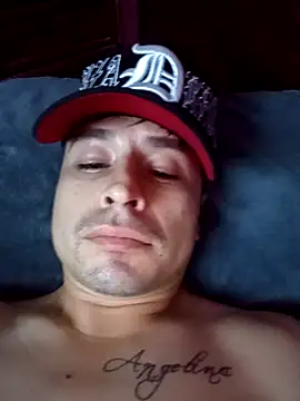 Snapshot of Al3vr chatting on 12.21.25 Al3vr online show from 12.21.25