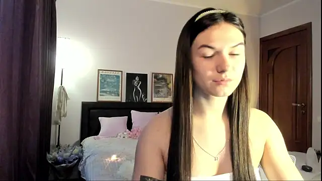 Snapshot of luna_lust_212 chatting on 06.27.26 luna lust 212 online show from 06.27.26