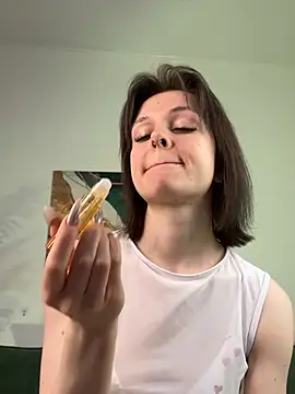 Shy Vivi online show from 01.09.26