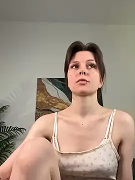 Snapshot of Shy_Vivi chatting on 02.19.26 Shy Vivi online show from 02.19.26