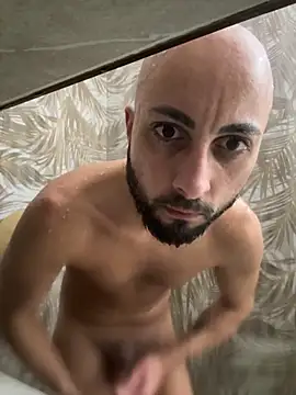 Snapshot of danilo_sngr chatting on 11.15.25 danilo sngr online show from 11.15.25