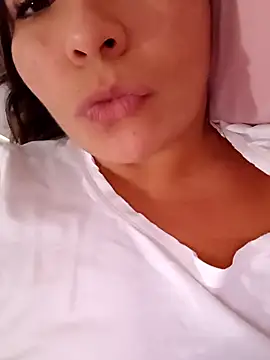 LatinaCalienteMilf online show from 11.12.25