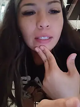 LatinaCalienteMilf online show from 07.04.26