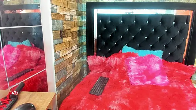 Nyra Rose online show from 11.22.25