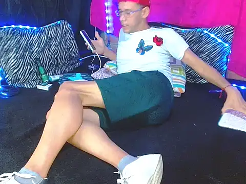 FANTASYBOYS11 online show from 12.14.25