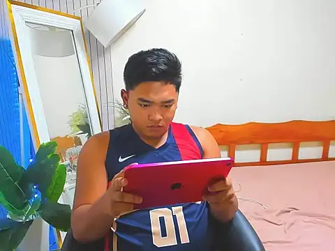 SandraXxHornball online show from 11.14.25