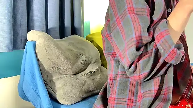 Leila cam18 online show from 05.12.26