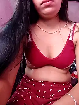 Snapshot of isha_sharma2002 chatting on 11.18.25 isha sharma2002 online show from 11.18.25