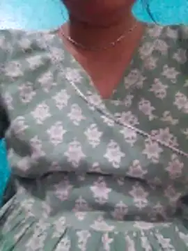 Snapshot of isha_sharma2002 chatting on 11.22.25 isha sharma2002 online show from 11.22.25