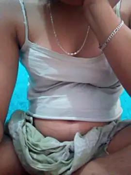 Snapshot of isha_sharma2002 chatting on 11.23.25 isha sharma2002 online show from 11.23.25