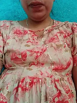 Snapshot of isha_sharma2002 chatting on 11.25.25 isha sharma2002 online show from 11.25.25