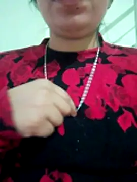 Snapshot of isha_sharma2002 chatting on 11.26.25 isha sharma2002 online show from 11.26.25