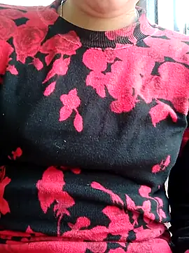 Snapshot of isha_sharma2002 chatting on 11.27.25 isha sharma2002 online show from 11.27.25