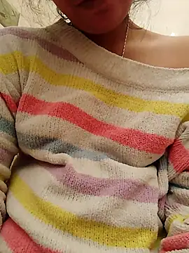 Snapshot of isha_sharma2002 chatting on 12.01.25 isha sharma2002 online show from 12.01.25