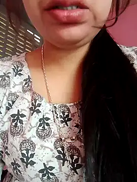 Snapshot of isha_sharma2002 chatting on 12.03.25 isha sharma2002 online show from 12.03.25