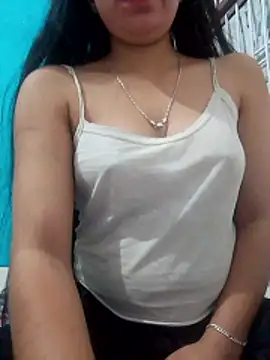 Snapshot of isha_sharma2002 chatting on 12.14.25 isha sharma2002 online show from 12.14.25