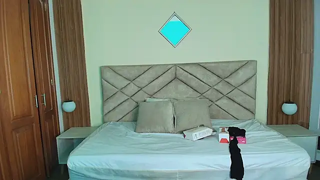 Laracooper  online show from 03.28.26