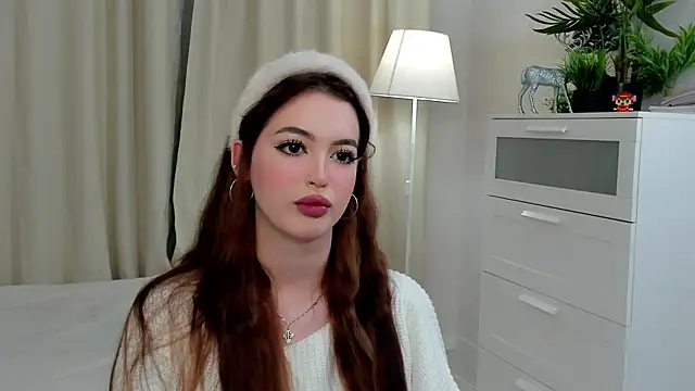 Snapshot of OlaGrayer chatting on 11.17.25 OlaGrayer online show from 11.17.25