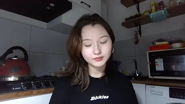 DeenaCaho online show from 11.23.25