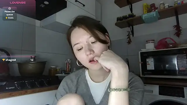 DeenaCaho online show from 11.26.25