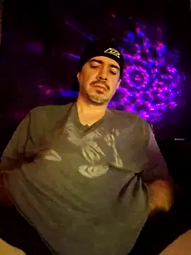 Snapshot of wilburydeznutz chatting on 02.13.26 wilburydeznutz online show from 02.13.26