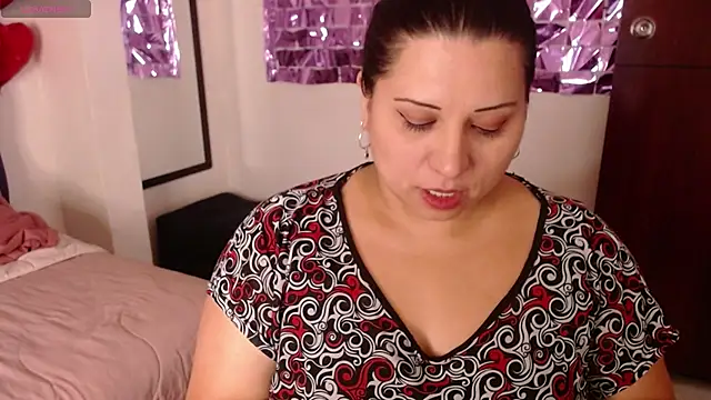 Snapshot of Catalinajane1 chatting on 05.08.26 Catalinajane1 online show from 05.08.26