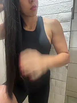 Snapshot of Monahliza chatting on 12.01.25 Monahliza online show from 12.01.25