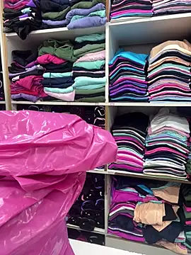 Snapshot of Monahliza chatting on 12.01.25 Monahliza online show from 12.01.25