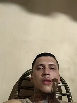 Snapshot of Ryanzl017 chatting on 11.13.25 Ryanzl017 online show from 11.13.25