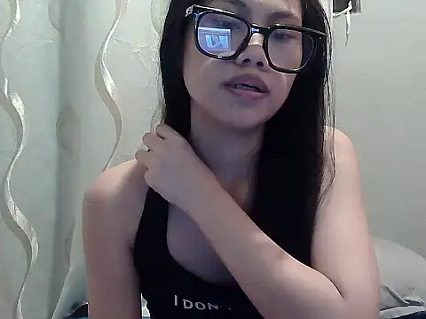 Snapshot of VelvetCharm_pinay chatting on 12.03.25 VelvetCharm pinay online show from 12.03.25