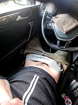 Snapshot of -The-Last- chatting on 11.28.25 -The-Last- online show from 11.28.25