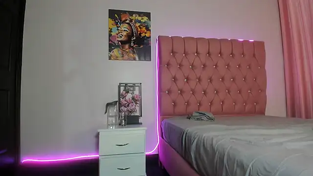 VanillaFlo online show from 11.24.25