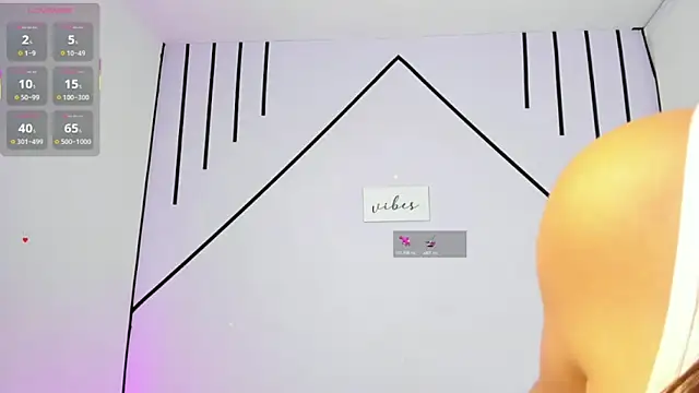 VictoriaRouge  online show from 12.04.25