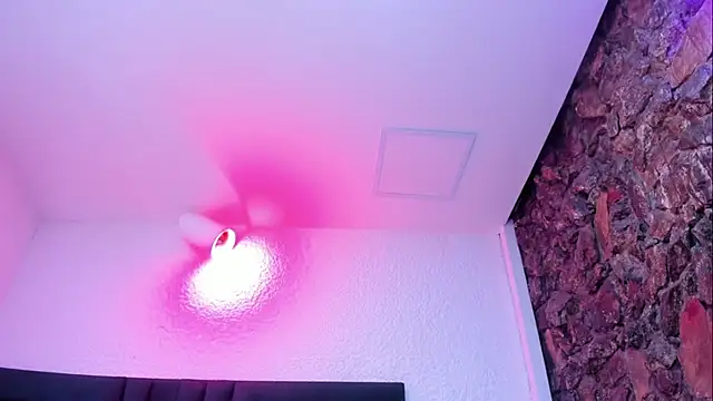 Snapshot of VictoriaRouge_ chatting on 02.17.26 VictoriaRouge online show from 02.17.26