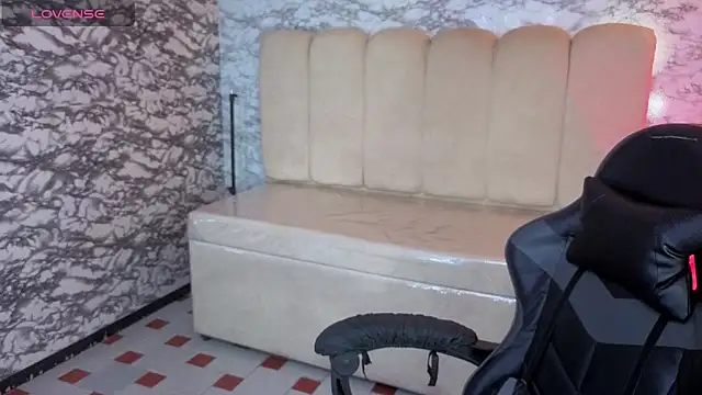 Evy Luxx v online show from 02.13.26