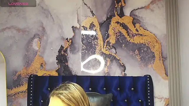 Evy Luxx v online show from 04.15.26