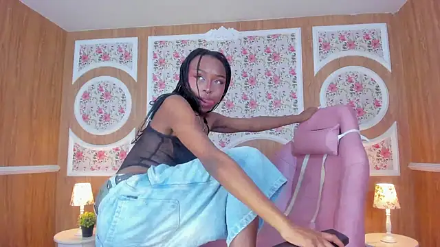 Midnight Bluee online show from 11.26.25