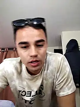 Snapshot of ElProhibido_ chatting on 11.14.25 ElProhibido online show from 11.14.25