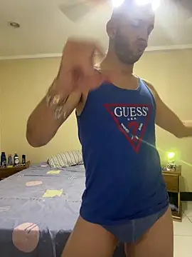 Snapshot of chicocubanoxl chatting on 11.26.25 chicocubanoxl online show from 11.26.25