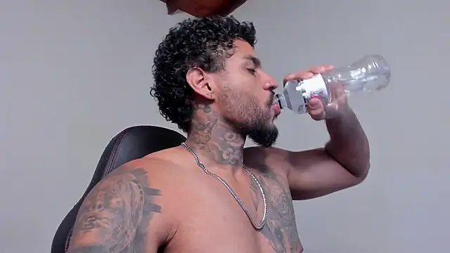 LuigiVitale 1 online show from 02.23.26