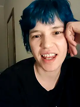 Snapshot of DevaBlu chatting on 11.13.25 DevaBlu online show from 11.13.25