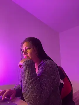 Snapshot of SAMANTHA_EF chatting on 11.21.25 SAMANTHA EF online show from 11.21.25