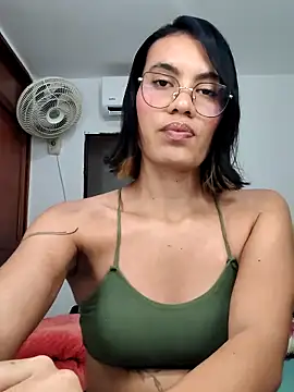 Mia saaenz online show from 11.18.25