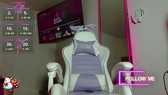 Snapshot of Amber_bailey1 chatting on 12.20.25 Amber bailey1 online show from 12.20.25