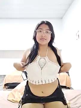 Snapshot of luna_seductiva18 chatting on 11.28.25 luna seductiva18 online show from 11.28.25