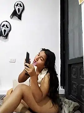 Snapshot of luna_seductiva18 chatting on 11.29.25 luna seductiva18 online show from 11.29.25