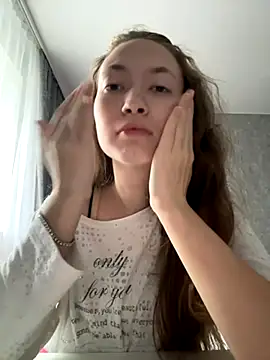 Snapshot of Holy_Poly chatting on 11.25.25 Holy Poly online show from 11.25.25