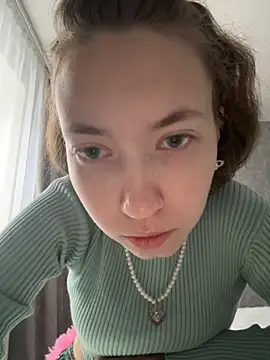 Snapshot of Holy_Poly chatting on 11.27.25 Holy Poly online show from 11.27.25