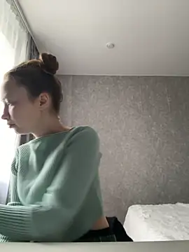 Snapshot of Holy_Poly chatting on 12.02.25 Holy Poly online show from 12.02.25