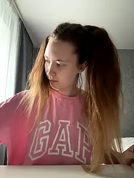 Snapshot of Holy_Poly chatting on 12.05.25 Holy Poly online show from 12.05.25